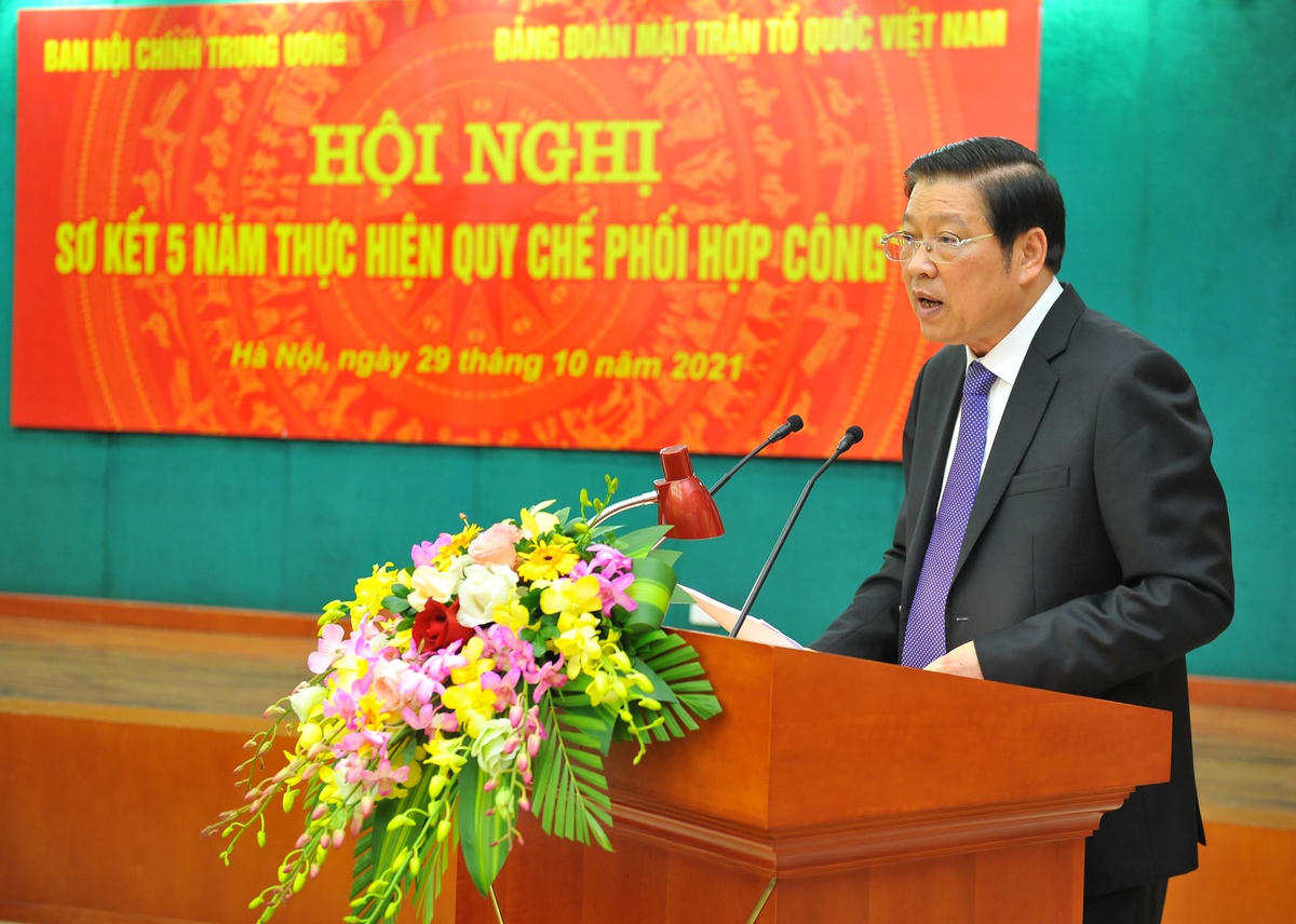 Trưởng ban Nội chính Trung ương Phan Đình Trạc phát biểu tại Hội nghị.