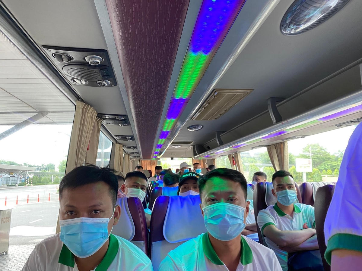 Vận chuyển miễn phí đội ngũ y bác sỹ tham gia chống dịch ở TPHCM