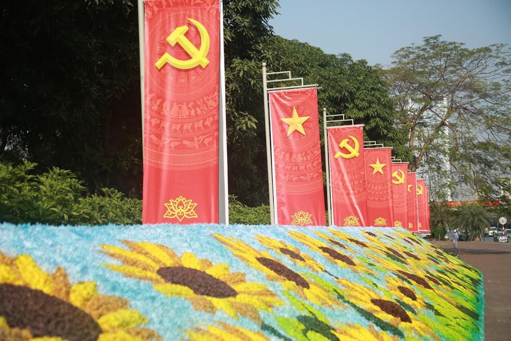 Đường phố Hà Nội thay áo mới chào mừng Đại hội toàn quốc lần thứ XIII của Đảng