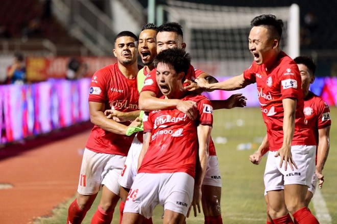 Lee Nguyễn ghi bàn thắng đầu tiên cho mình ở V-League năm nay.