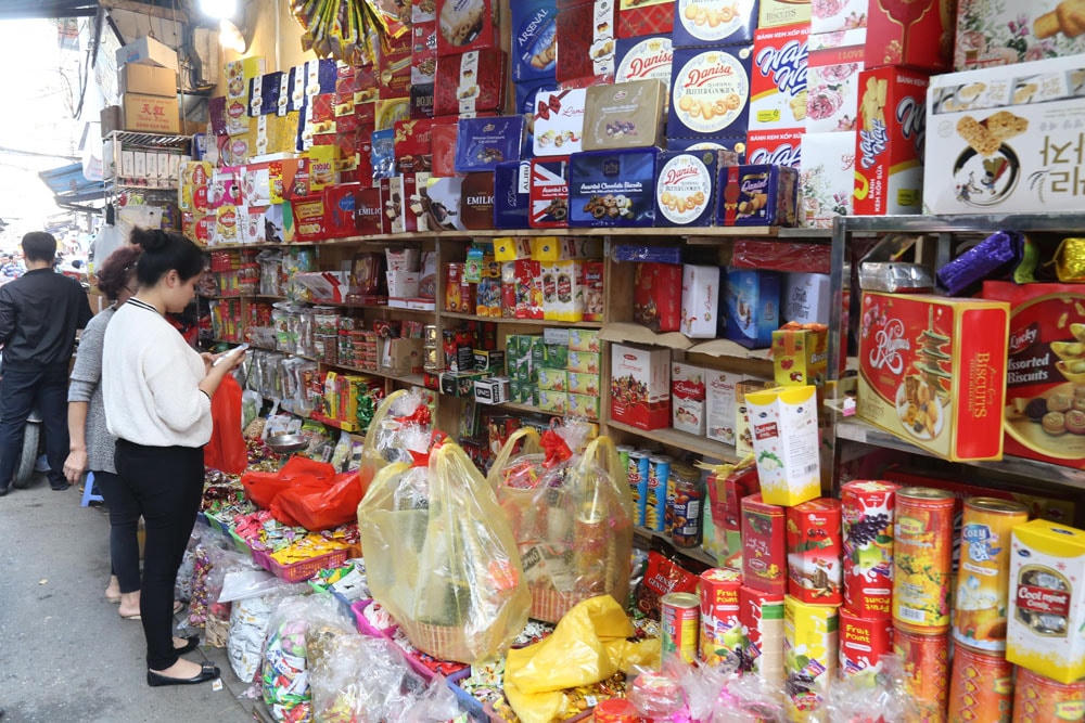 Các cửa hàng tạp hóa truyền thống: Vẫn sống tốt, vì sao?