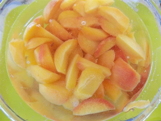 Cách làm trà đào thơm ngon, giàu vitamin