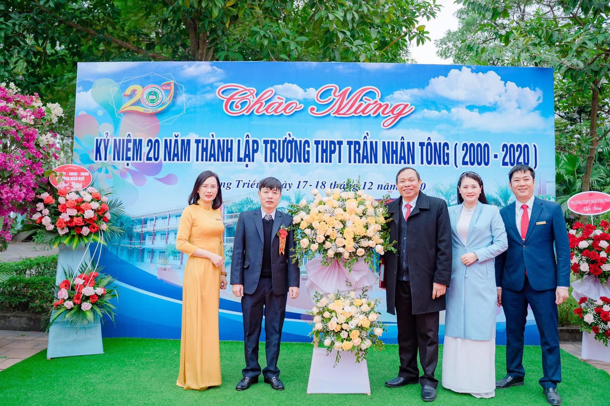 Trường THPT Trần Nhân Tông (TX Đông Triều) được thành lập từ năm 2000 là một trong những trường ngoài công lập đầu tiên được thành lập trên địa bàn tỉnh Quảng Ninh.