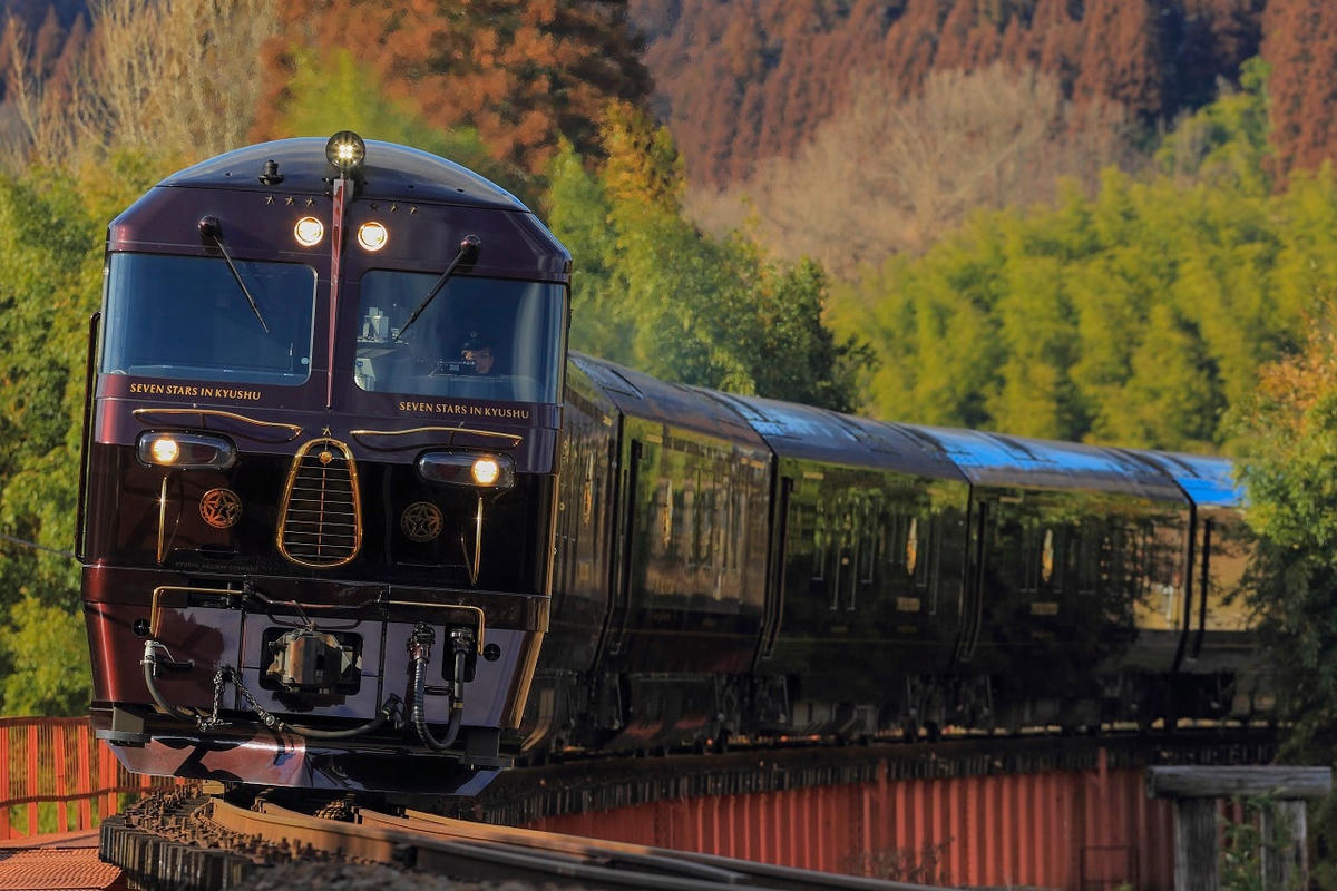 Chuyến tàu cao tốc Seven Stars qua hòn đảo Kyushu hùng vĩ của Nhật Bản. Ảnh: The Art of Travel.