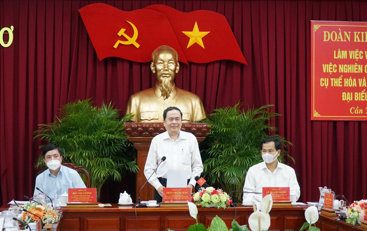 Ông Trần Thanh Mẫn, Ủy viên Bộ Chính trị, Phó Chủ tịch Thường trực Quốc hội chỉ đạo tại buổi việc.
