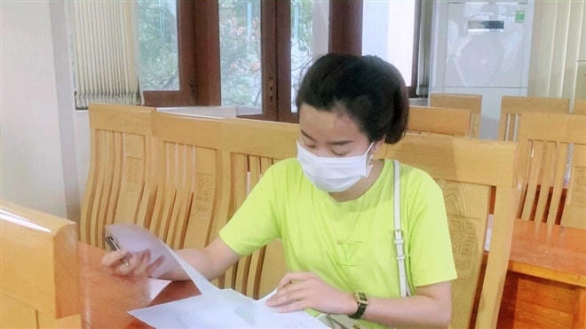 Nữ công nhân từ huyện Cẩm Giàng vào TX Đông Triều bị xử phạt hành chính và cưỡng chế cách ly y tế.