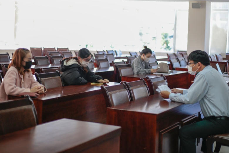 Sở Thông tin và Truyền thông tỉnh Lâm Đồng làm việc với 3 trường hợp đăng tải, bình luận thông tin liên quan tới dịch Covid-19 sai sự thật.