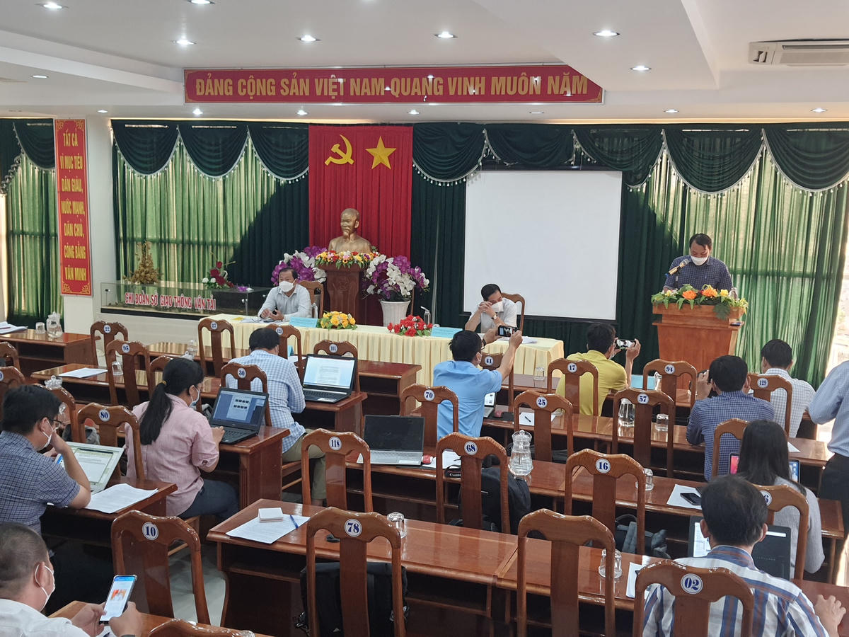 Ông Trần Hải Âu – Phó giám đốc Ban quản lý công trình giao thông tin Cà Mau bước đầu xác định sự cố sập nhịp giữa cầu Cái Đôi Vam thiệt hại trên 2 tỷ đồng chưa tính các công trình phụ khác.