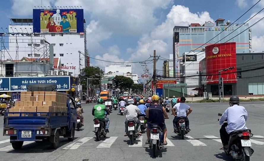TP.HCM thiếu hụt mảng xanh, chất lượng sống giảm sút - Ảnh báo Tiền Phong.