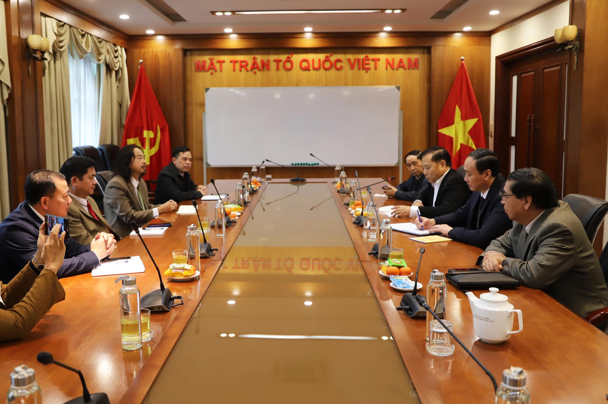 Quang cảnh buổi làm việc.