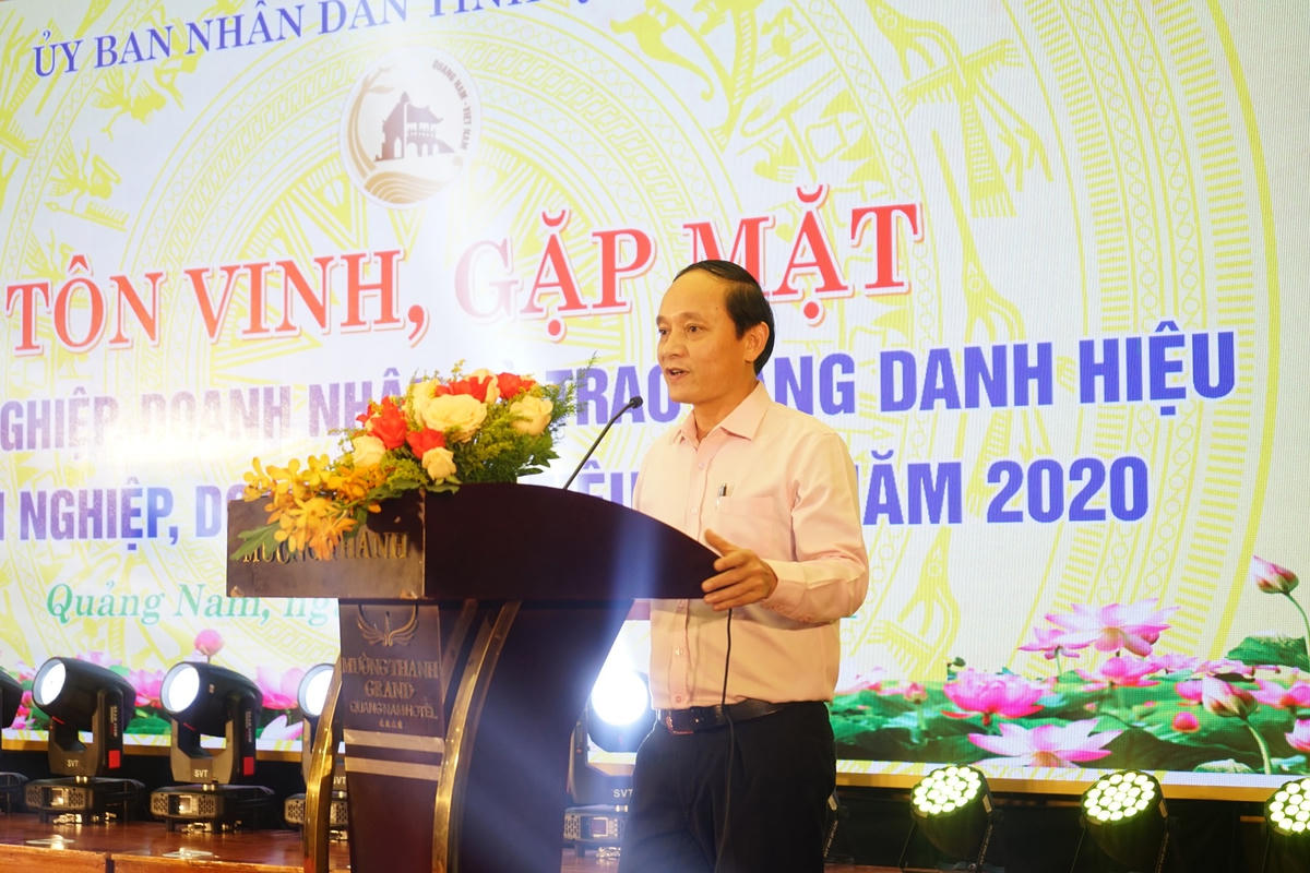 Ông Phạm Quốc Hùng, Phó chủ tịch Thường trực HHDN tỉnh phát biểu tại buổi lễ.
