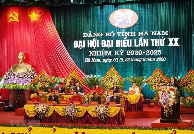Đoàn chủ tịch Đại hội đại biểu Đảng bộ tỉnh Hà Nam lần thứ XX, nhiệm kỳ 2020-2025. (Ảnh Đại Nghĩa/TTXVN).