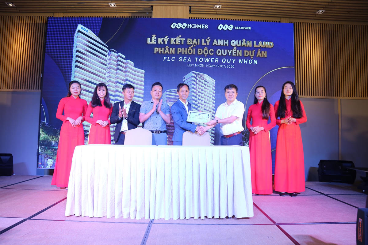 Lễ ký kết đại lý phân phối độc quyền dự án FLC Sea Tower Quy Nhon giữa FLCHomes và Anh Quân Land.