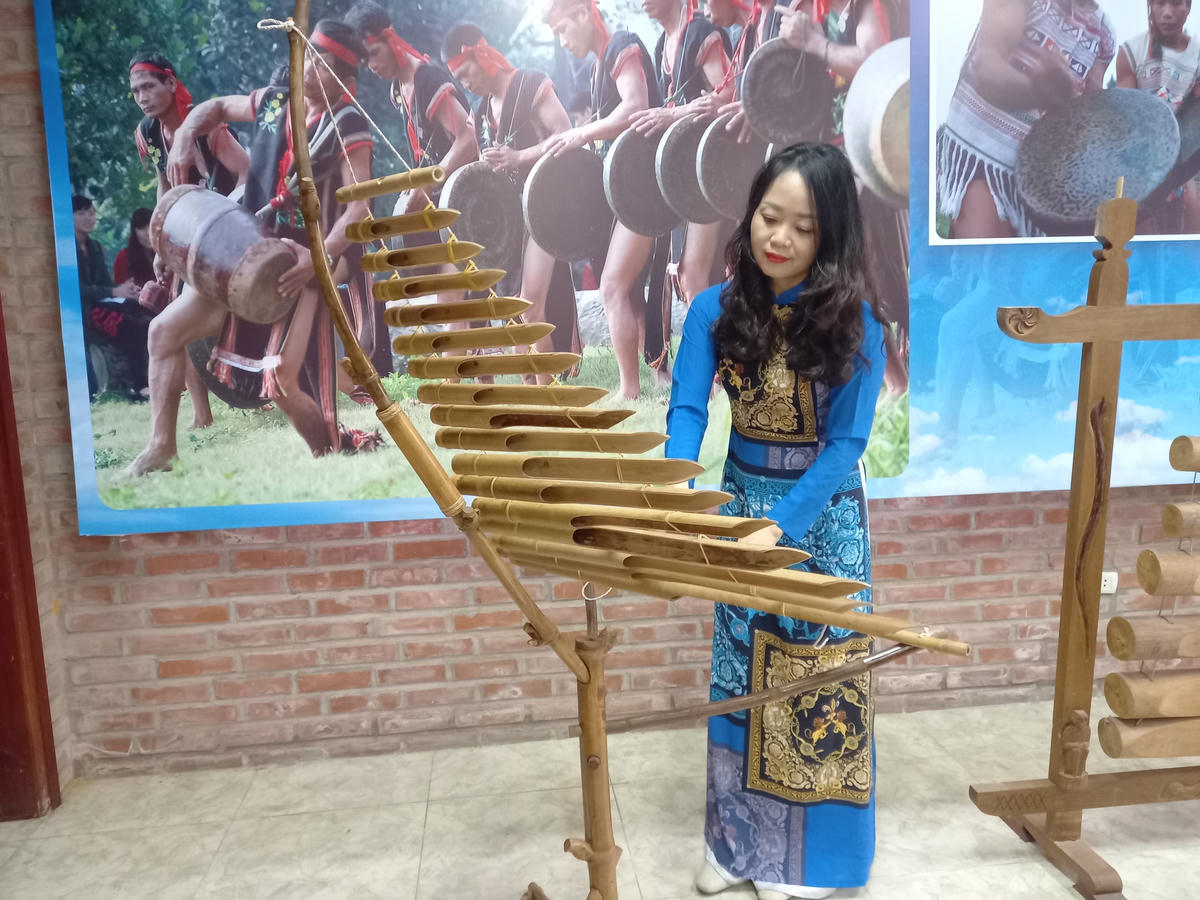 Trình diễn đàn t'rưng