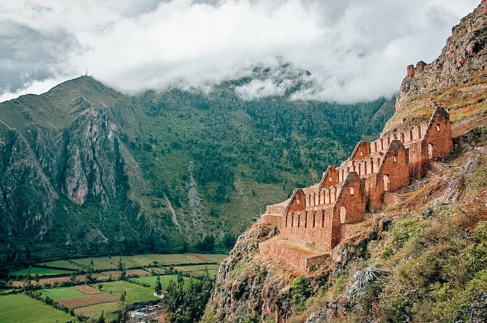 Thị trấn khảo cổ Ollantaytambo, Peru. Ảnh: CNN.