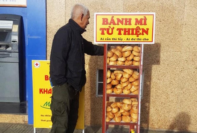 Tủ bánh mì miễn phí ở Đà Lạt.