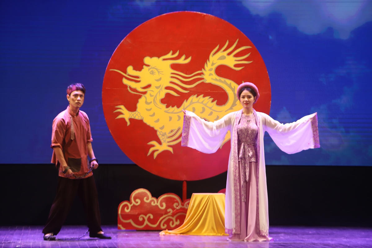 Trích đoạn vở "Vũ Như Tô". (ảnh: Quang Tấn).