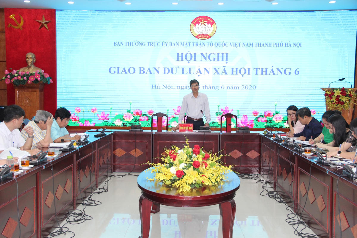 = Phó Chủ tịch Thường trực Ủy ban MTTQ thành phố Nguyễn Anh Tuấn phát biểu tại hội nghị.
