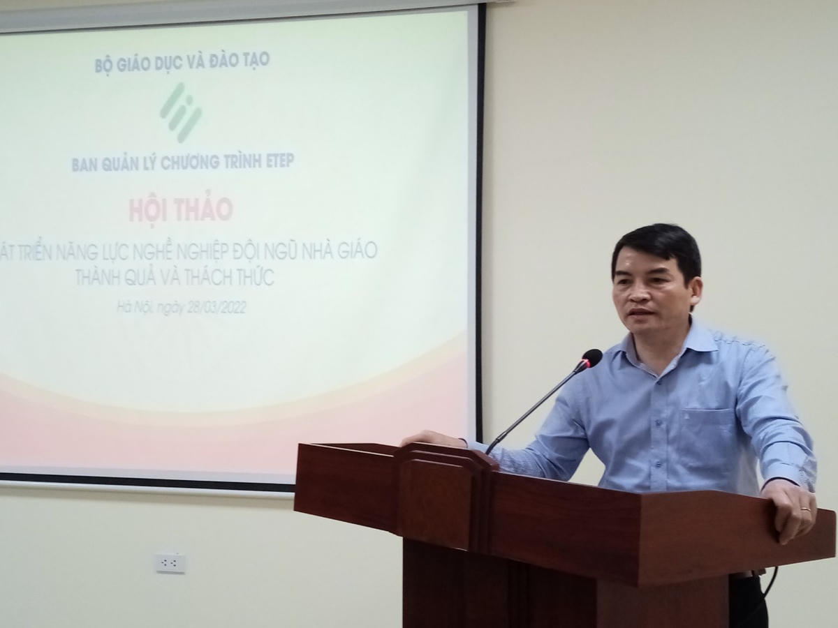TS Phạm Tuấn Anh cho biết sắp tới sẽ quy định bỏ chứng chỉ BDTX và giao thẩm quyền cho địa phương công nhận kết quả bồi dưỡng hằng năm của giáo viên, cán bộ quản lý giáo dục.