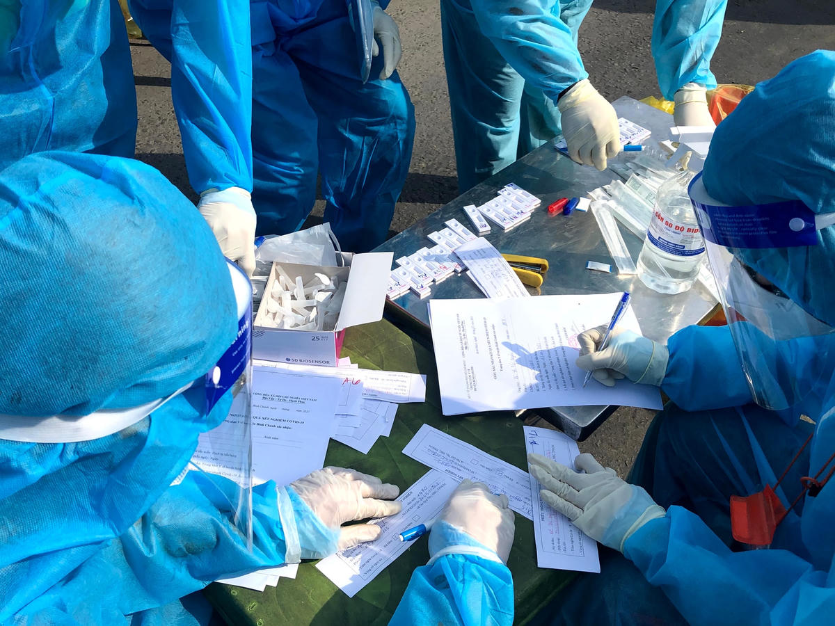 Do xét nghiệm trên diện rộng, kít test phải sử dụng số lượng lớn