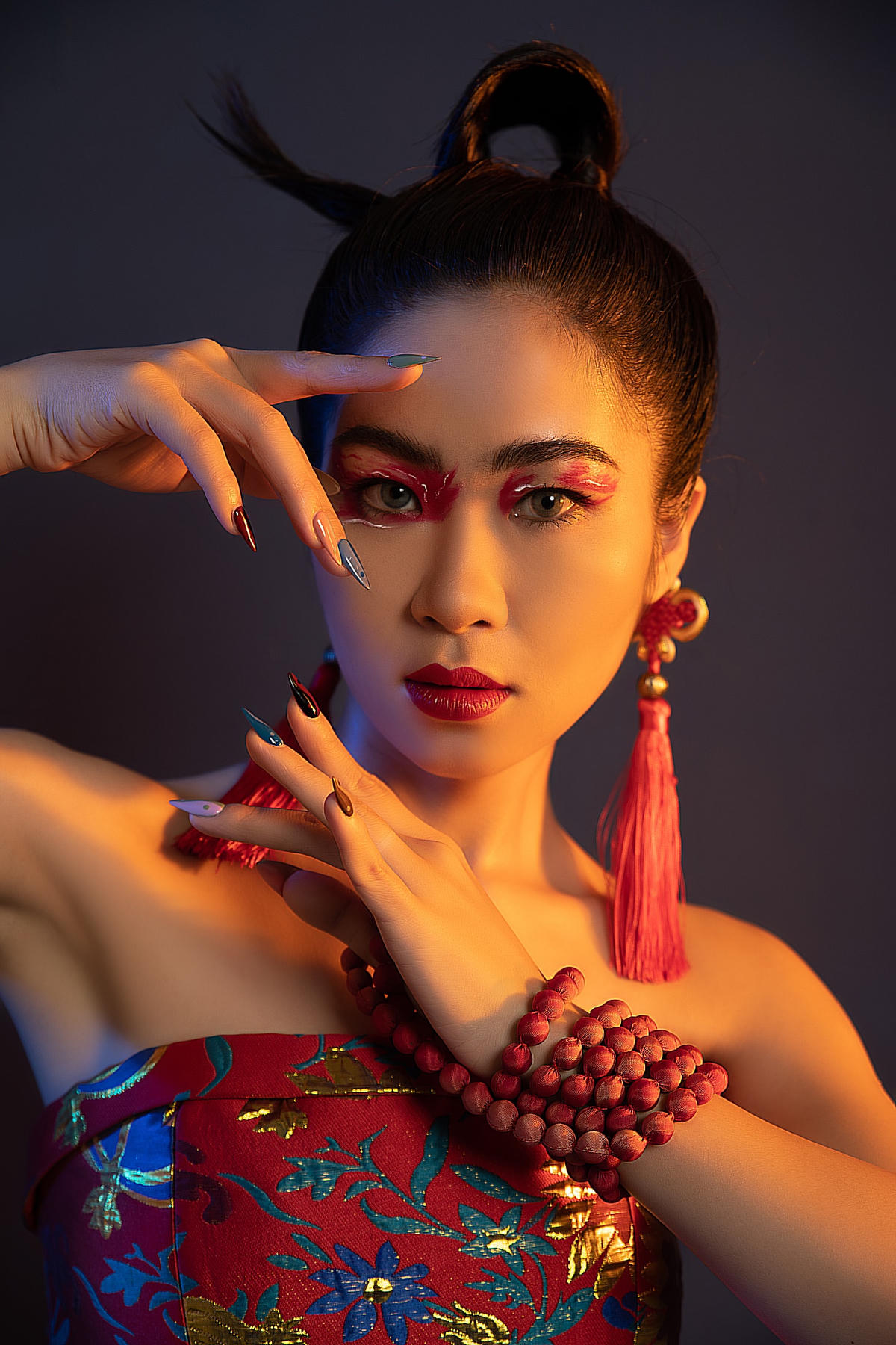 Ca sĩ Hà Myo trong MV "Xẩm Hà Nội".