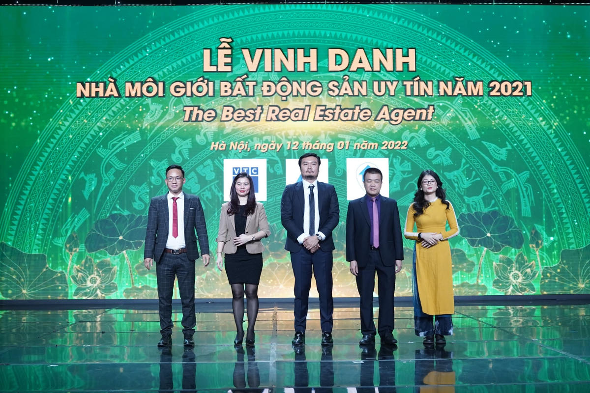 “Lễ vinh danh nhà môi giới bất động sản uy tín 2021” - vinh danh những cá nhân có uy tín, chuyên môn, thành tích, ấn tượng, trong nghề môi giới bất động sản.