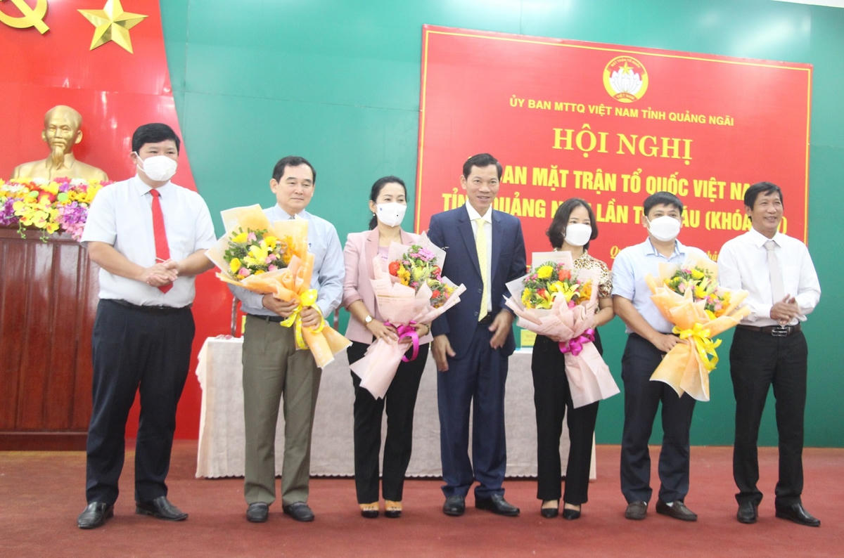 Chúc mừng các vị được bầu làm Ủy viên Ủy ban MTTQ tỉnh Quảng Ngãi khóa XIV.