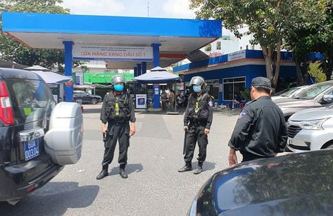 Công an phong tỏa, khám xét trụ sở Công ty Thanh Bình, ở quận Gò Vấp, TP Hồ Chí Minh.