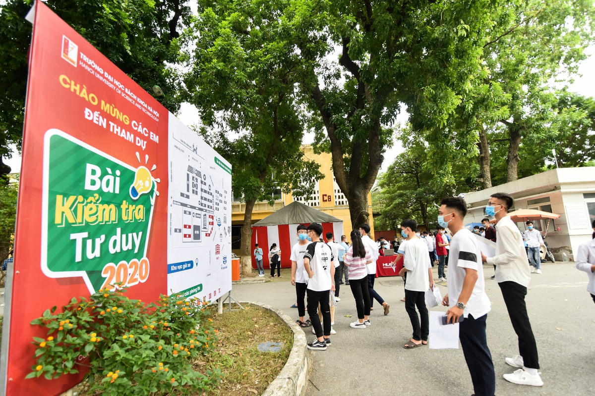 Thí sinh dự bài kiểm tra tư duy của Trường Đại học Bách Khoa Hà Nội năm 2020.