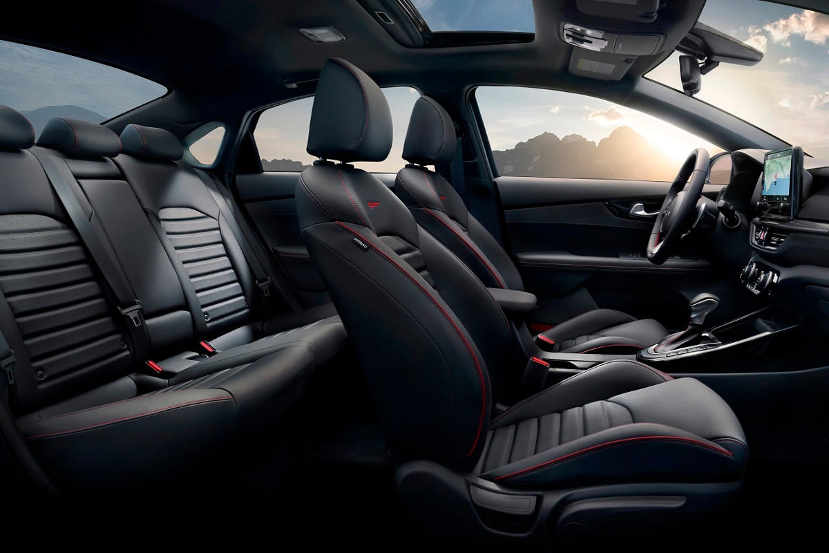 Bộ đôi Kia K3 Turbo GT & 2.0 Premium: Thêm lựa chọn cho khách hàng yêu thích thể thao, mạnh mẽ