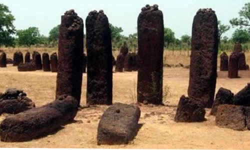Những vòng đá Senegambia bí ẩn.