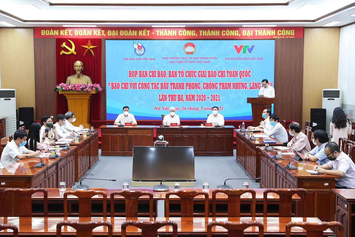 Quang cảnh cuộc họp.
