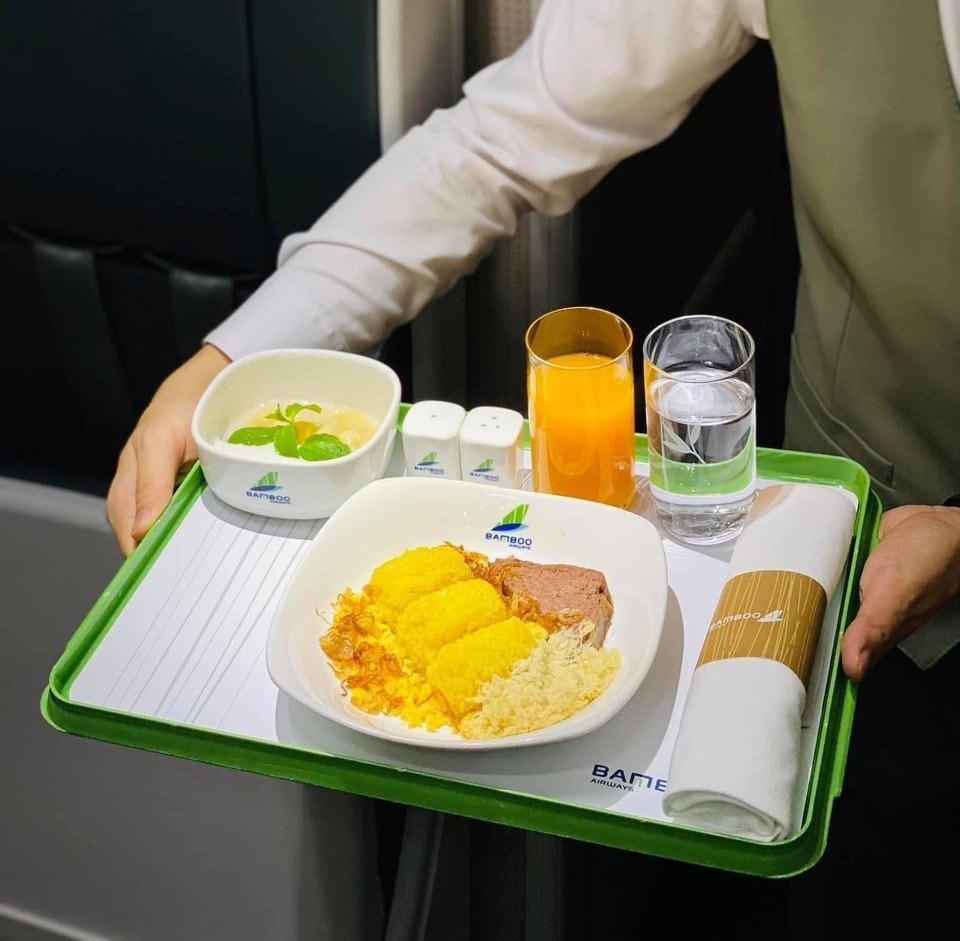 Thưởng thức ẩm thực trên không định hướng 5 sao của Bamboo Airways