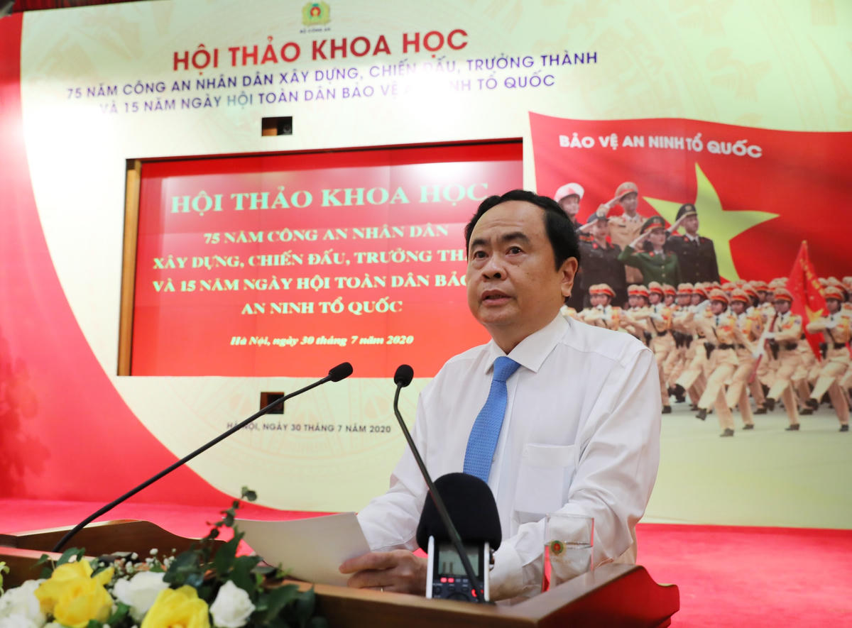 Chủ tịch Trần Thanh Mẫn phát biểu tại Hội thảo. Ảnh: Lâm Khánh.