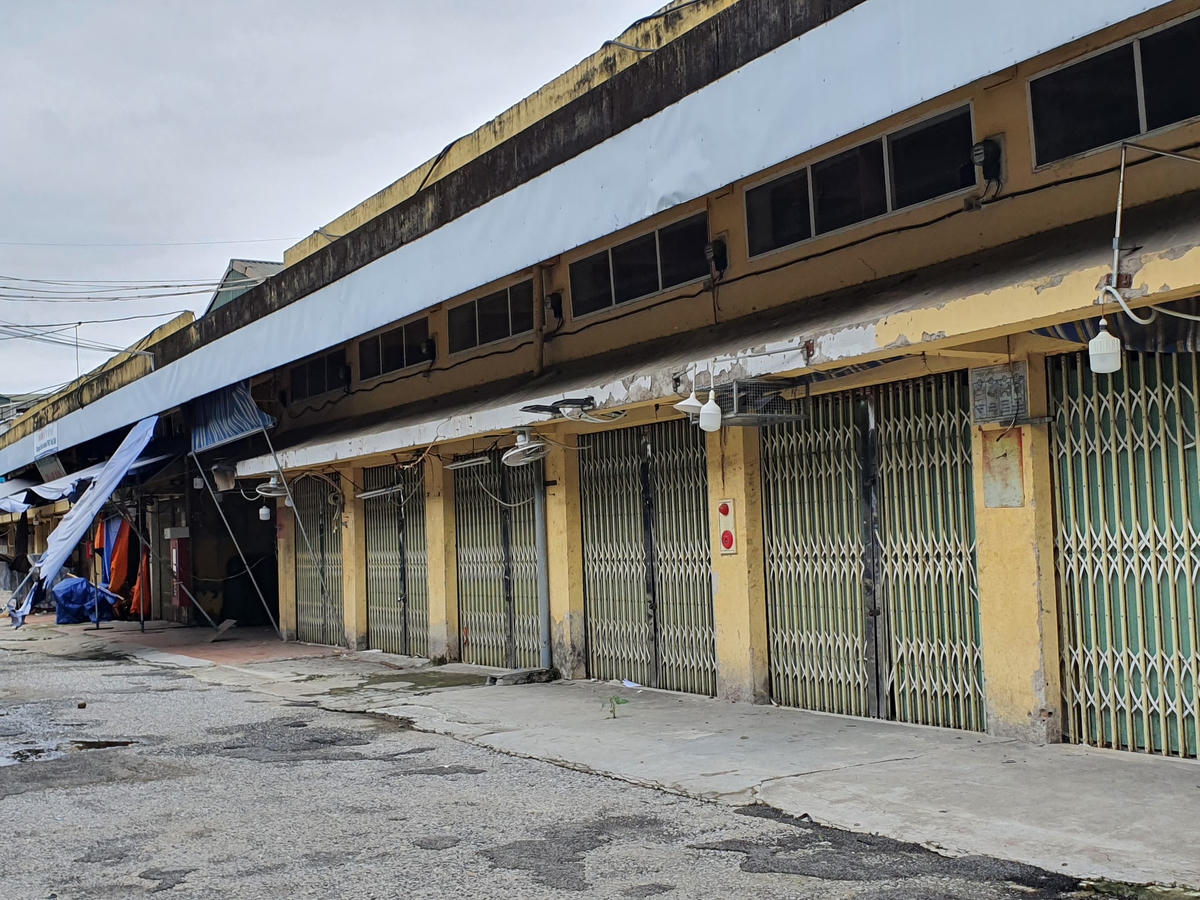 Cận cảnh chợ Long Biên hoạt động trở lại sau 2 tháng phong tỏa