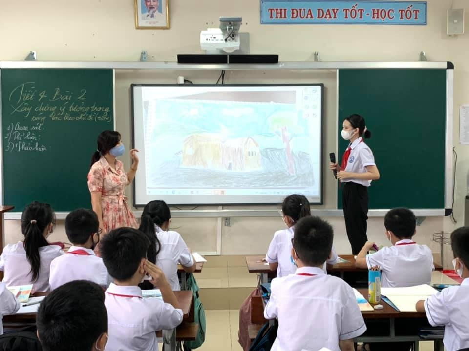 Giờ học của cô và trò Trường THCS Tiền An (Bắc Ninh).