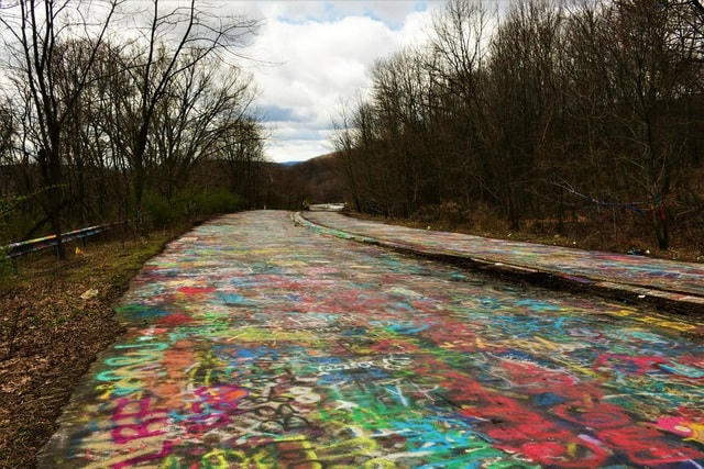 Hiện Centralia là thị trấn ít người ở nhất Pennsylvania. Năm 2018, chỉ có 6 cư dân sinh sống tại đây. Bưu chính Mỹ đã vô hiệu hóa mã bưu chính của thị trấn này từ năm 2002. Năm 2013, một thỏa thuận được thiết lập để cho phép những người còn lại có thể tiếp tục sống trong thị trấn, với điều kiện họ không được bán hoặc cho người thân kế thừa tài sản của mình.  