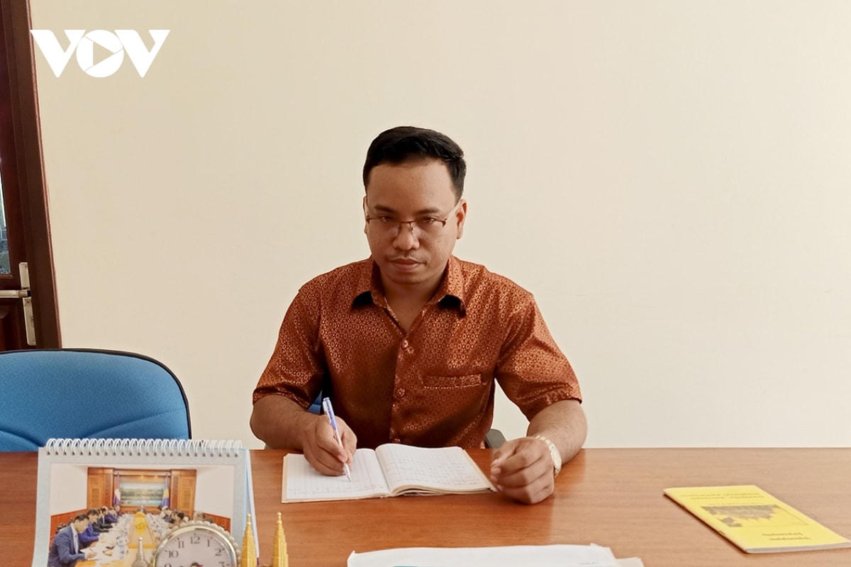 Thầy giáo Thạch Huỳnh - Trường trung cấp Pali-Khmer Trà Vinh.  