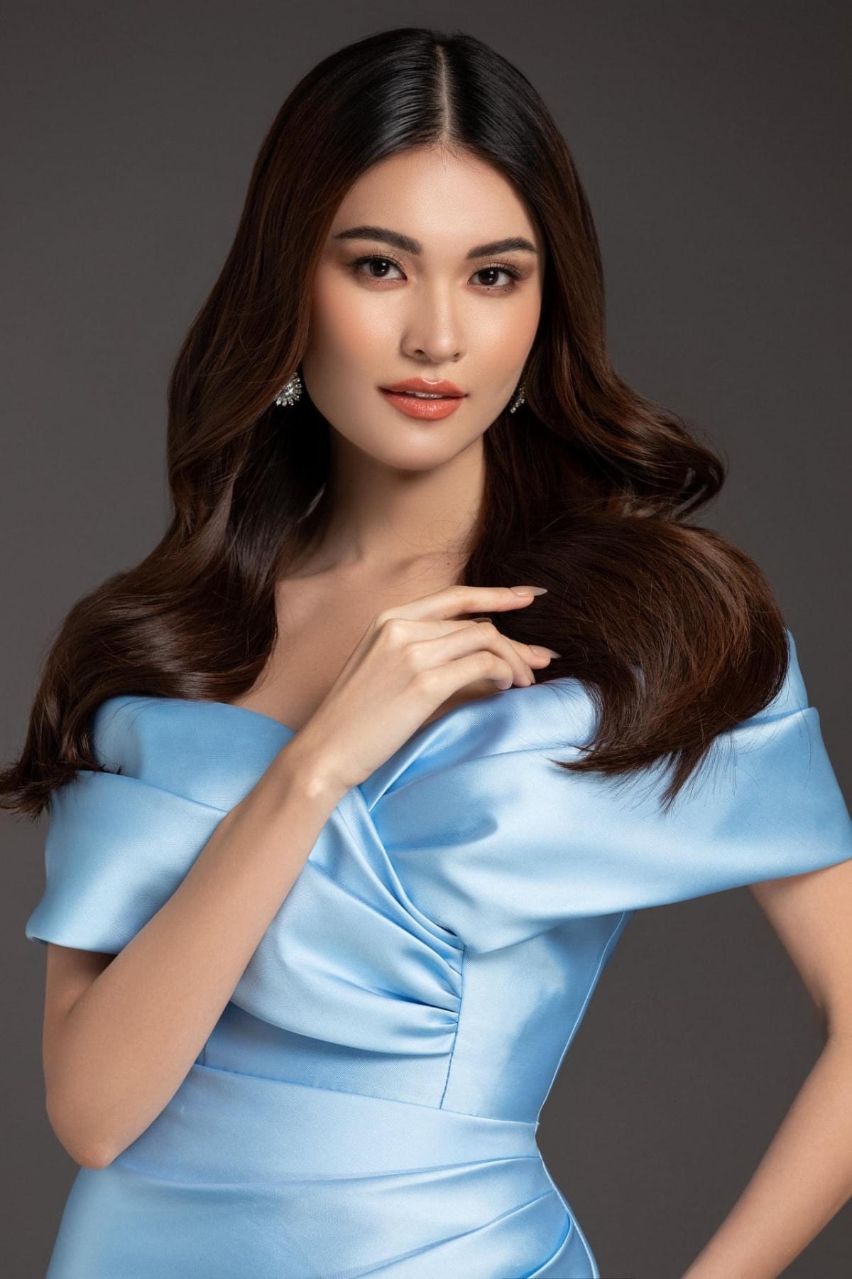 Á hậu Thuỳ Dung.