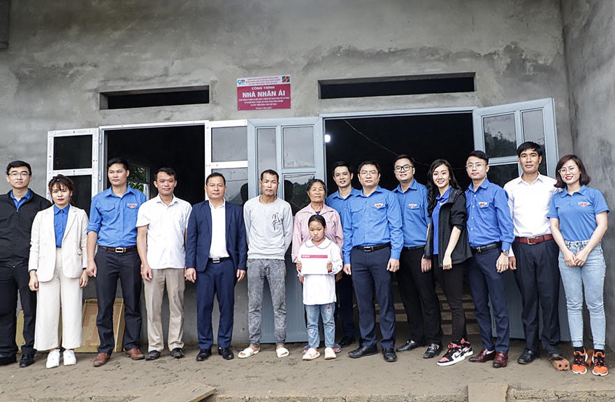 Tuổi trẻ Agribank với hoạt động an sinh xã hội chào mừng kỷ niệm 33 năm thành lập Agribank và 90 thành lập Đoàn thanh niên Cộng sản Hồ Chí Minh