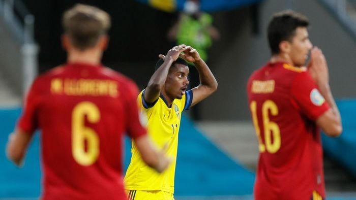 Alexander Isak cũng không thể chọc thủng lưới Tây Ban Nha.