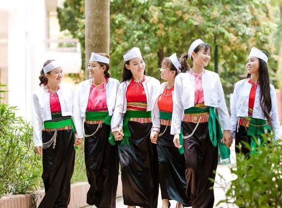 Ươm mầm tương lai cho học sinh dân tộc thiểu số