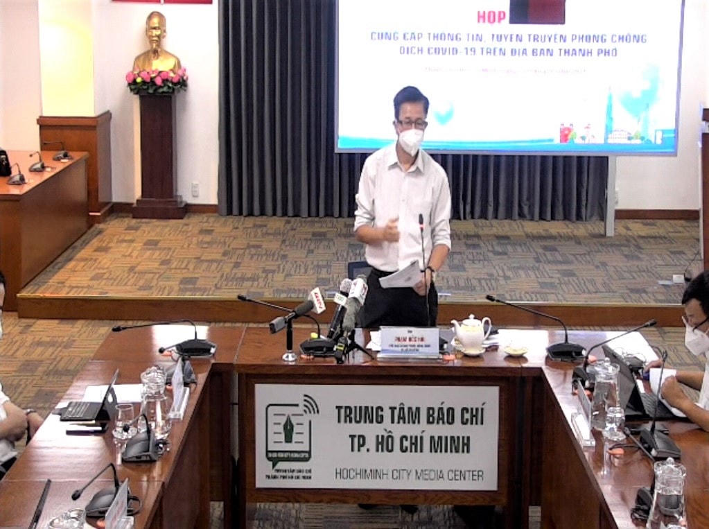 Ông Phạm Đức Hải, người phát ngôn Ban Chỉ đạo Phòng, chống dịch Covid-19 chủ trì buổi họp báo cuối ngày 25/10.