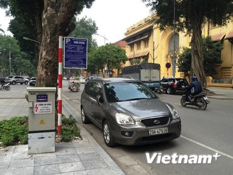 Hà Nội tạm dừng thí điểm trông giữ xe qua ứng dụng iParking từ 1/9.