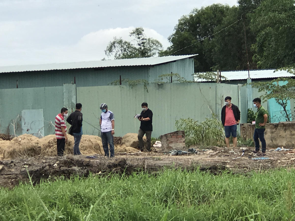Lực lương công an khám nghiệm hiện trường. Ảnh: TL