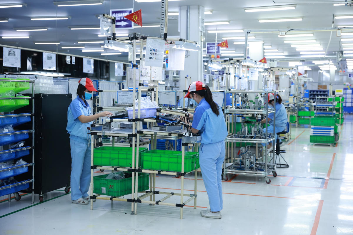 Rất cần các chính sách kịp thời hỗ trợ doanh nghiệp tái khởi động. Ảnh: Quang Vinh.
