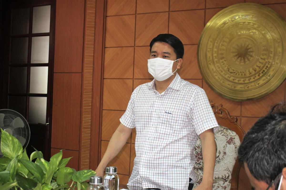 Ông Trần Văn Tân, Phó Chủ tịch UBND tỉnh Quảng Nam phát biểu tại làm việc.