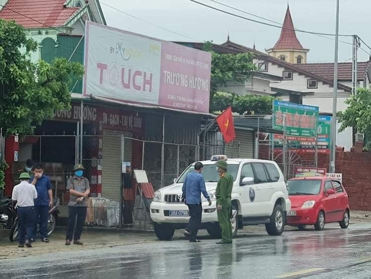 Hai ca bệnh mới phát hiện có liên quan đến bãi tắm công cộng Xuân Hải (Lộc Hà).