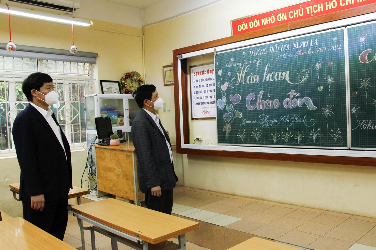 Gần 80% học sinh tiểu học, lớp 6 của Hà Nội trở lại trường