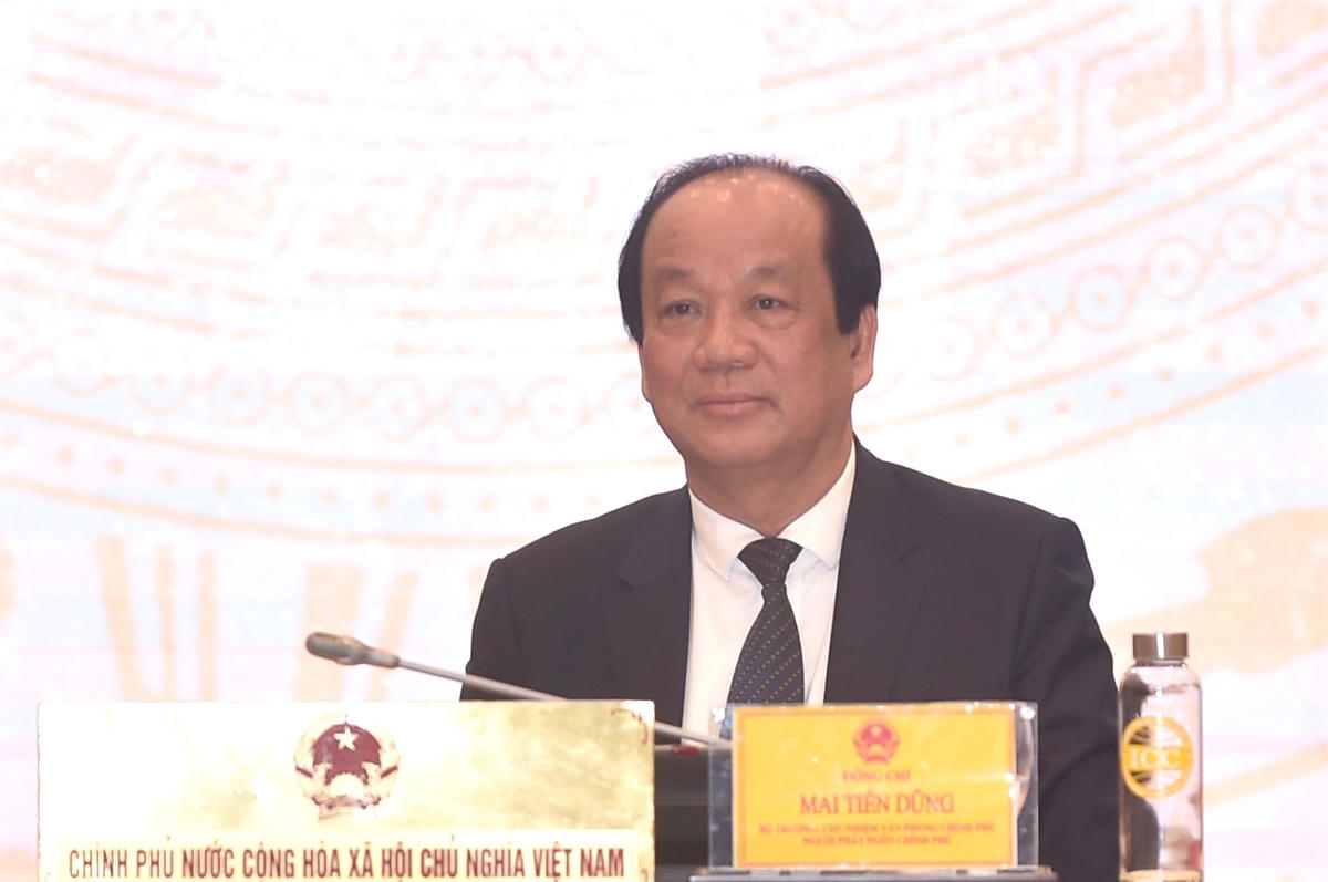 Bộ trưởng, Chủ nhiệm VPCP Mai Tiến Dũng trả lời câu hỏi của phóng viên. Ảnh: VGP/Nhật Bắc.